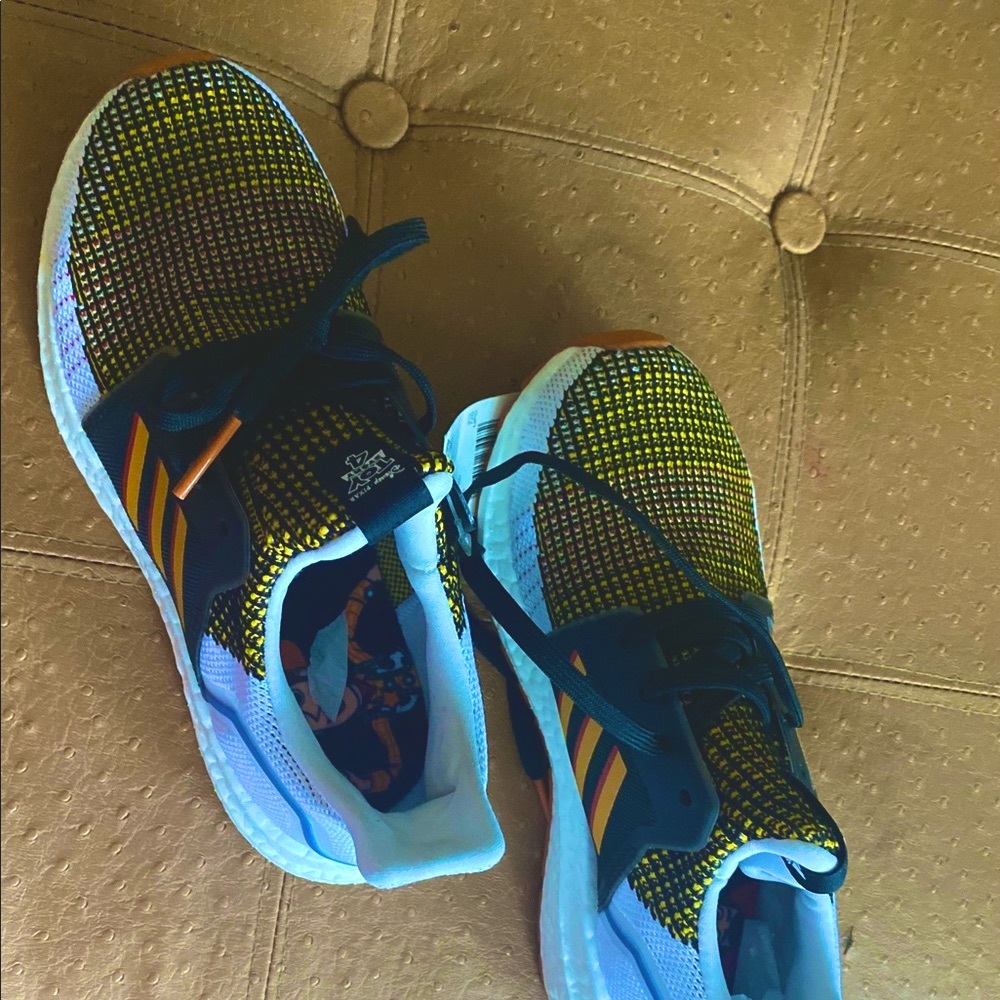2019 Adidas
Toy Story 4 x UltraBoost 19 J 'Woody'